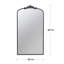 Miroir de conception classique avec cadre d'inspiration baroque pour la salle de bain, console de vestibule posée contre le mur-115297111-115297112