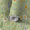 Papier peint adhésif peler et coller en PVC, revêtement mural auto-adhésif amovible avec motif de marguerites de verdure vibrantes, imperméable pour la décoration intérieure - Rouleau