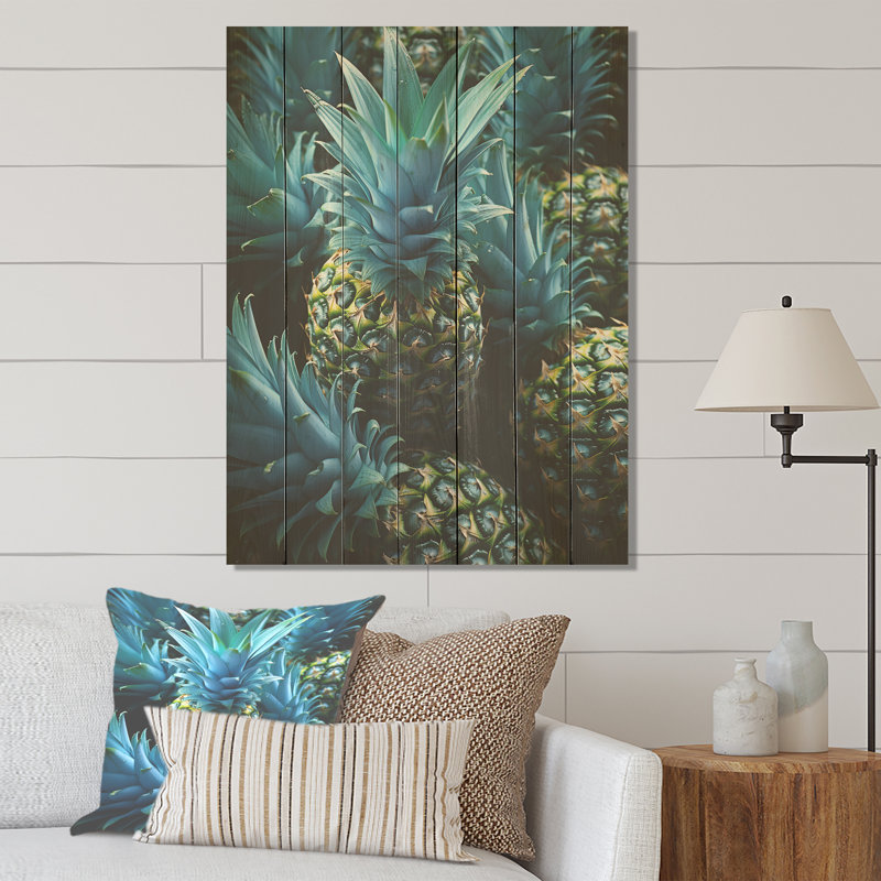 Ananas bleus photo II - ananas sur bois, H 40 po x l 30 po