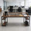 Bureau pour deux personnes avec tablettes ouvertes