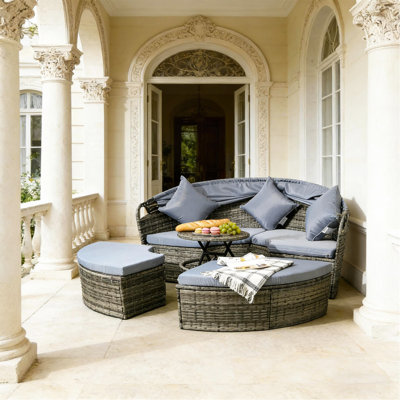 Ensemble de conversation près de la piscine, ensemble de mobilier modulaire de patio, lit de jour rond en rotin 4 pièces