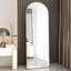 Miroir pleine grandeur de quatrième génération fixé au sol, cadre en alliage d'aluminium arqué, parfait pour la salle de bain, la chambre à coucher et les espaces de vente au détail