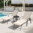 Chaise longue d'extérieur en aluminium avec table ronde