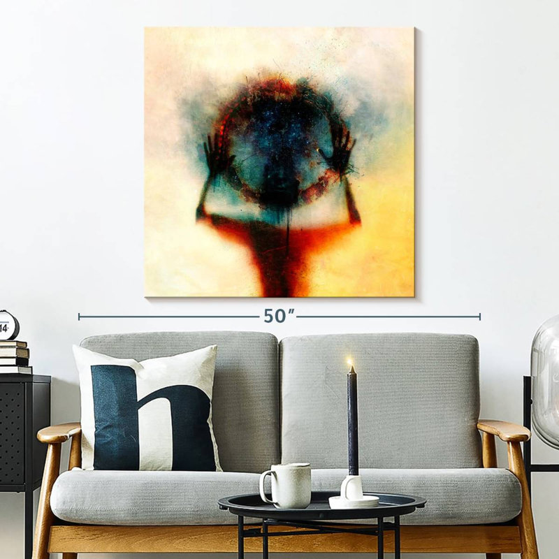 Kelan Closer, 33" H x 33" W