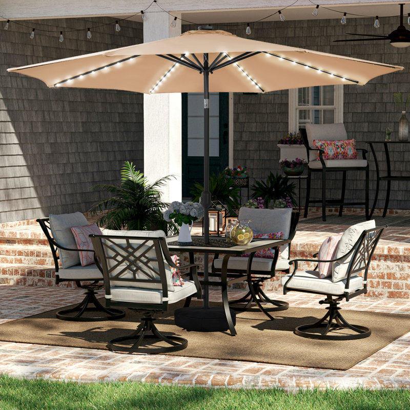 Parasol de patio avec base, Tanné, H 98 po x l 120 po x P 120 po