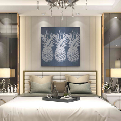 «Indigo Pineapple» par Linda Woods, art mural en métal