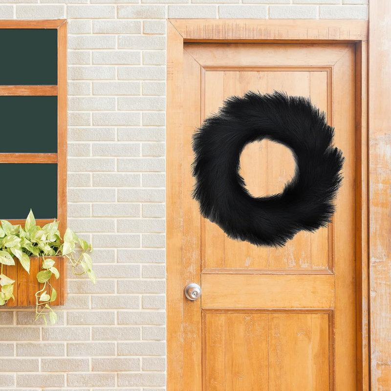 Ishaal 5'' Wreath, Black