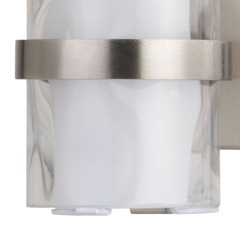 Luminaire de meuble-lavabo de salle de bain contemporain en nickel satiné à une lumière de 4,25 po de largeur Vilo, avec eau claire extérieure, abat-jour en verre opale givré blanc intérieur, à intensité variable, compatible avec DEL, applique murale