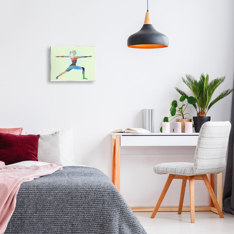Art mural sur pied, pose de yoga debout par Tim Parker