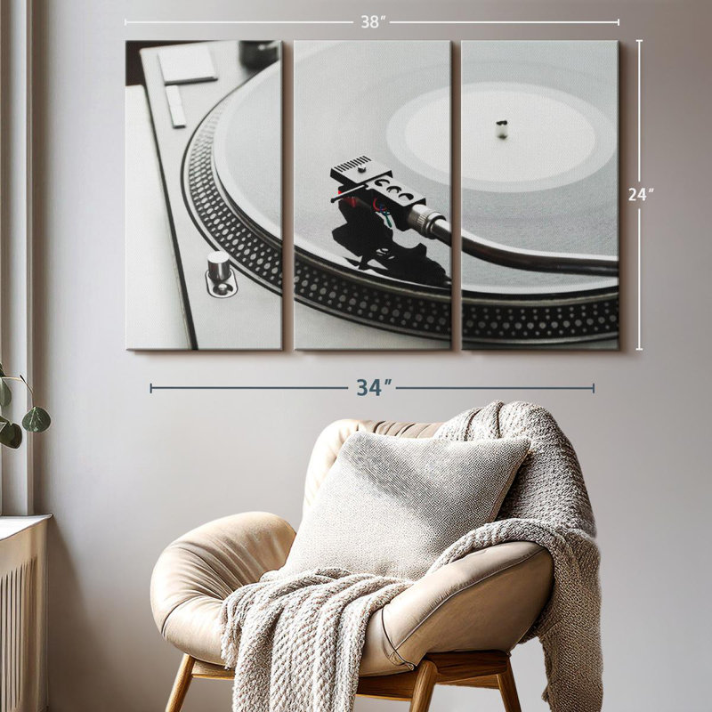 "Tourne-disque vinyle" sur toile, H 24 po x l 38 po x P 1,25 po