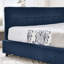 Structure de lit double capitonnée capitonnée, structure de canapé-lit avec dossier et accoudoirs confortables, lit double pour chambre à coucher, salon, velours, bleu foncé (80,5 po x 59 po x 30,5 po)