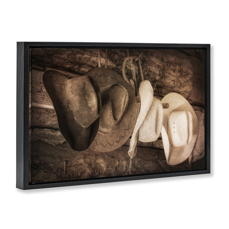 Toile flottante encadrée «Rustic Cowboy Hats» par Danita Delimont, Cadre flottant noir de jais, H 21 po x l 31 po
