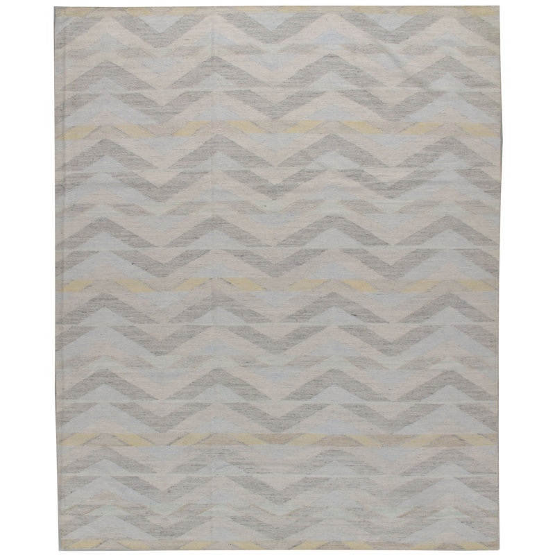 Tapis gris à motif de chevrons tissé à la main