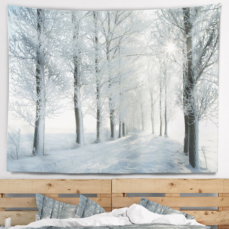 Tapisserie «Forest Winter Trees» par Morning Sun, H 50 po x l 60 po