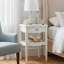 Table de chevet moderne et minimaliste-590640931