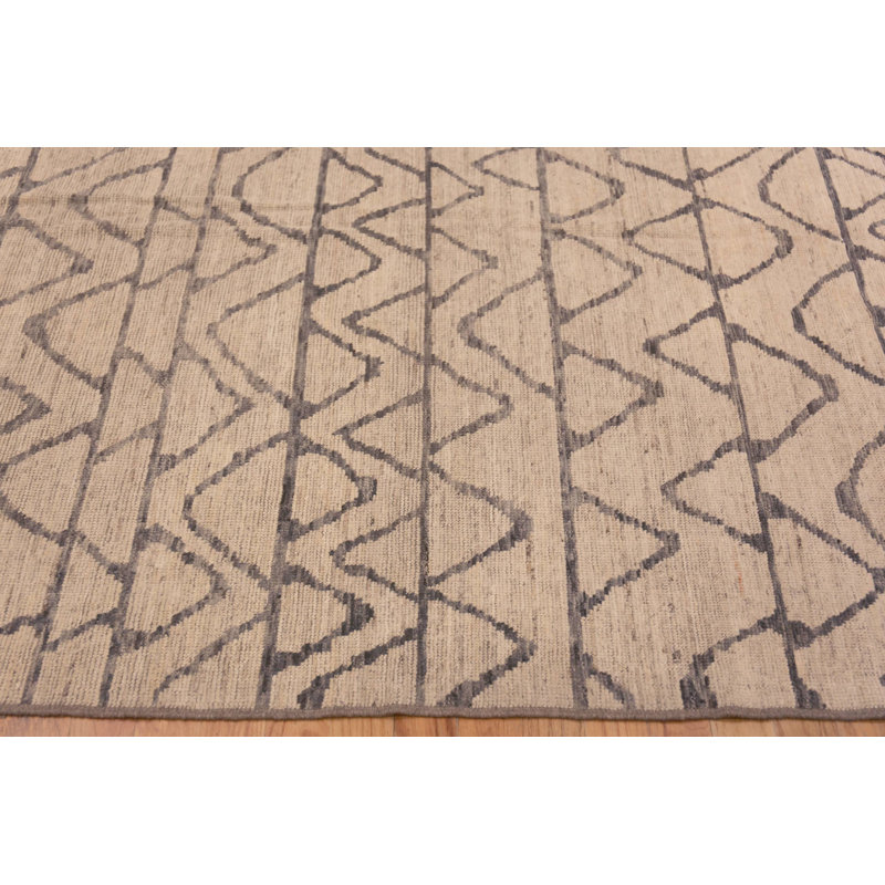 Nazmiyal Collection Oversized Modern Chevron Rug