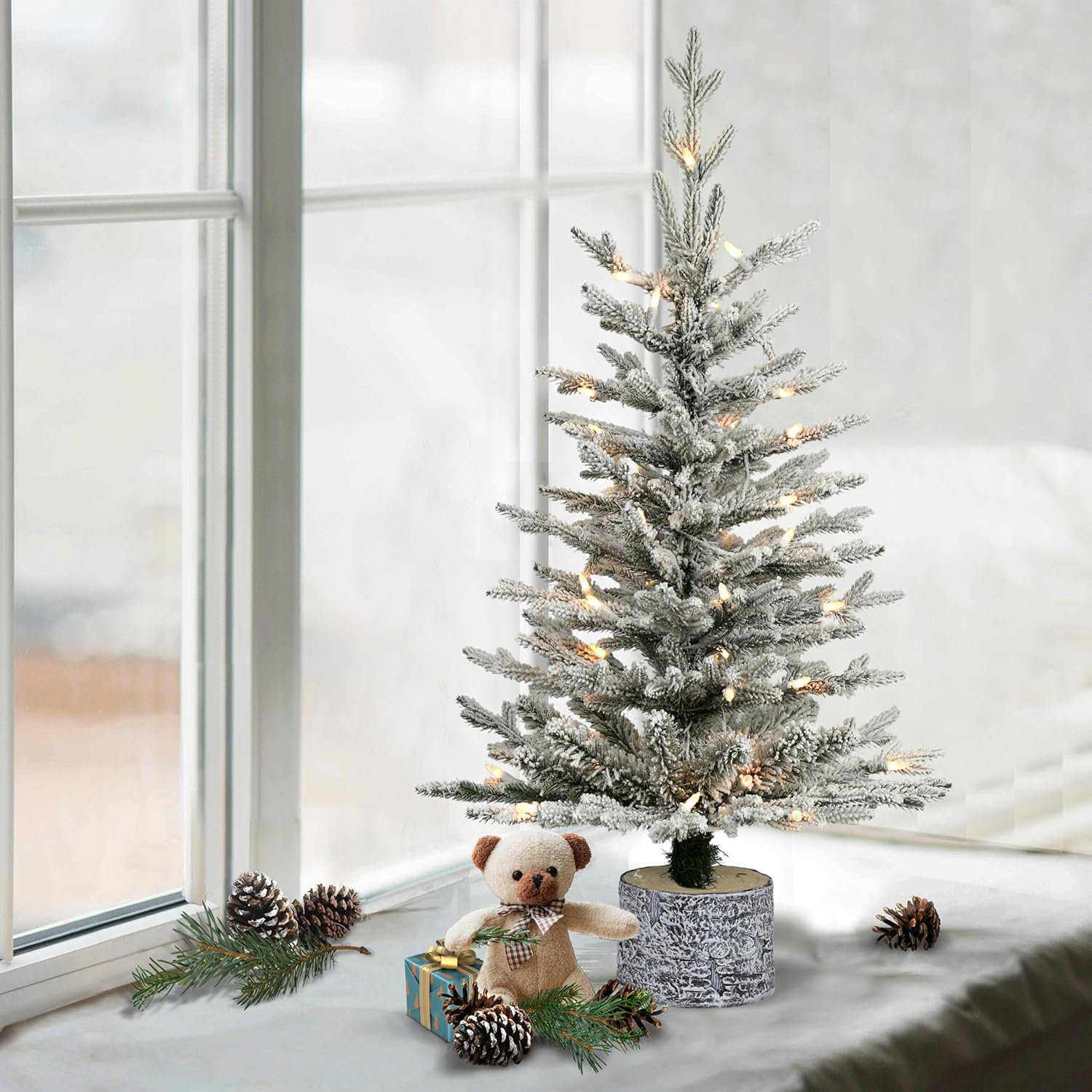 Pre-Lit Potted Flocked Arctic Fir Artificial Christmas Tree., 2'