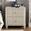 Ensemble de chambre à coucher 3 pièces avec un très grand lit et 2 tables de chevet, beige