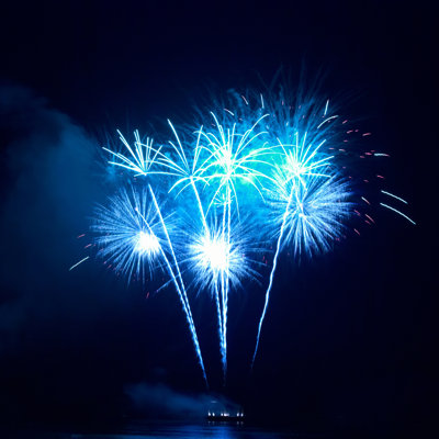 Feux d'artifice colorés - reproduction sur toile tendue