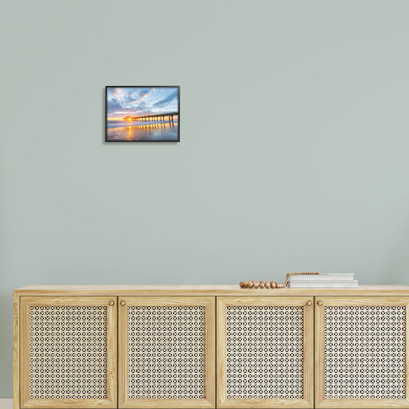 «Ocean Pier Sunrise Reflection», estampe numérique par Jeff Poe, Giclée encadrée noir minuit, H 11 po x l 14 po x P 1,5 po