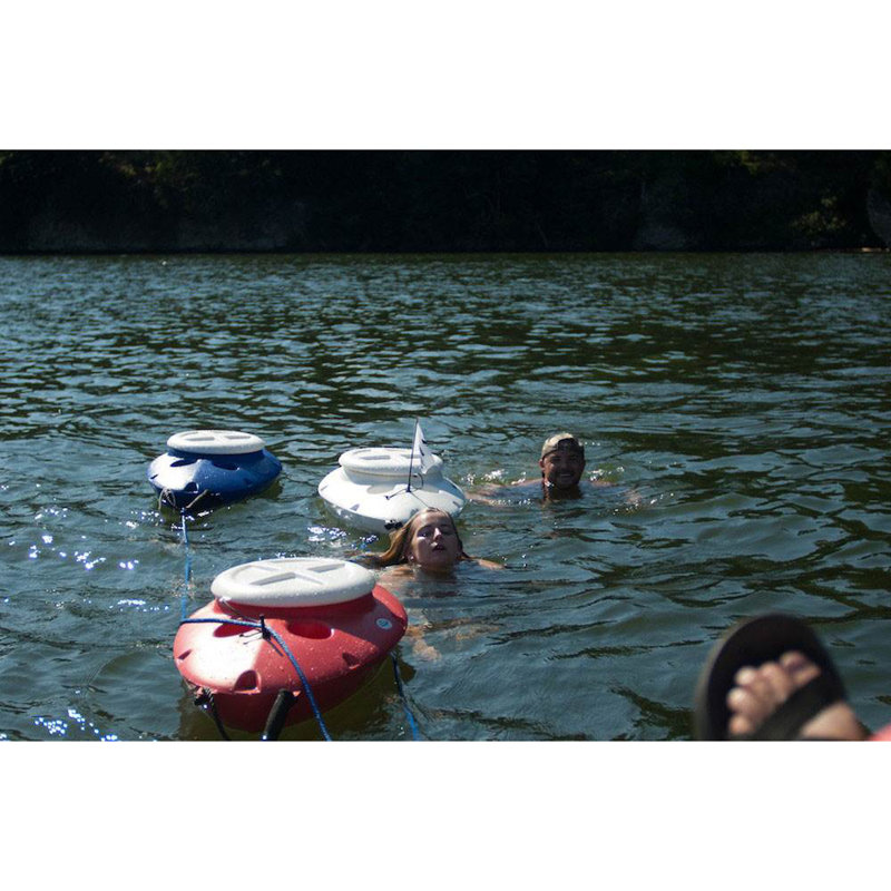 Remorque de kayak isotherme flottante 30 qt avec corde de 8 pi CreekKooler, Blanc