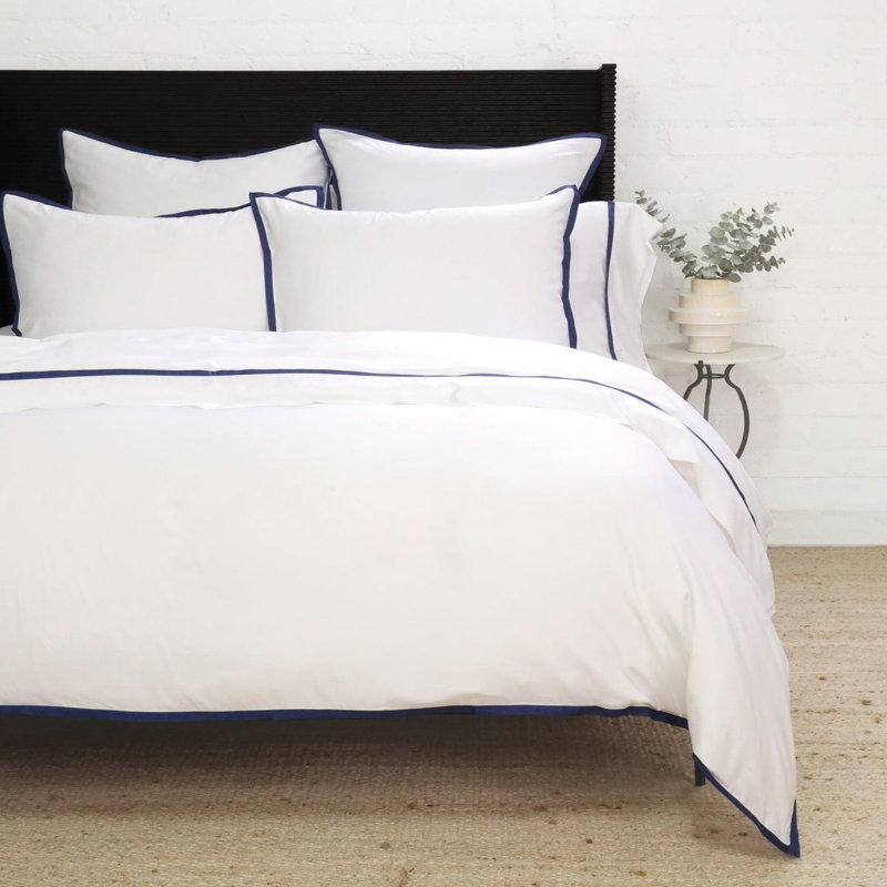 Ensemble de housse de couette en rayonne Langston, Housse de couette pour très grand lit et 2 très, Blanc / bleu marine