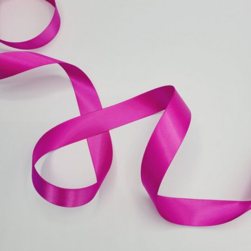 Ruban diaphane à pois, Fuchsia, H 4 po x l 0,7 po x P 984 po