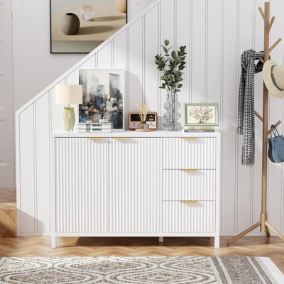 Buffet cannelé cannelé, armoire de rangement 46,5 po avec 2 portes et 3 tiroirs, console moderne en bois pour le salon, la salle à manger, la cuisine, blanc