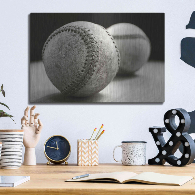 «Old Baseballs» par Edward M. Fielding, H 12 po x l 16 po
