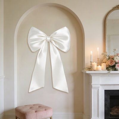 Décoration murale en ruban de satin luxueux – Ensemble de 2 grands nœuds suspendus réutilisables (101,6 x 61 cm) avec couche de stabilité interne, pour une décoration élégante, mariage, anniversaire, fêtes et sapin de Noël, blanc