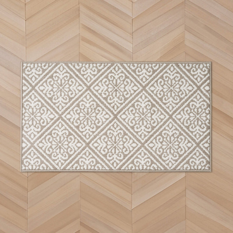 Austell Machine Woven Synthetic Geometric Area Rug in Green/White, Rectangle 2'2" x 3'9", Linen/Natural