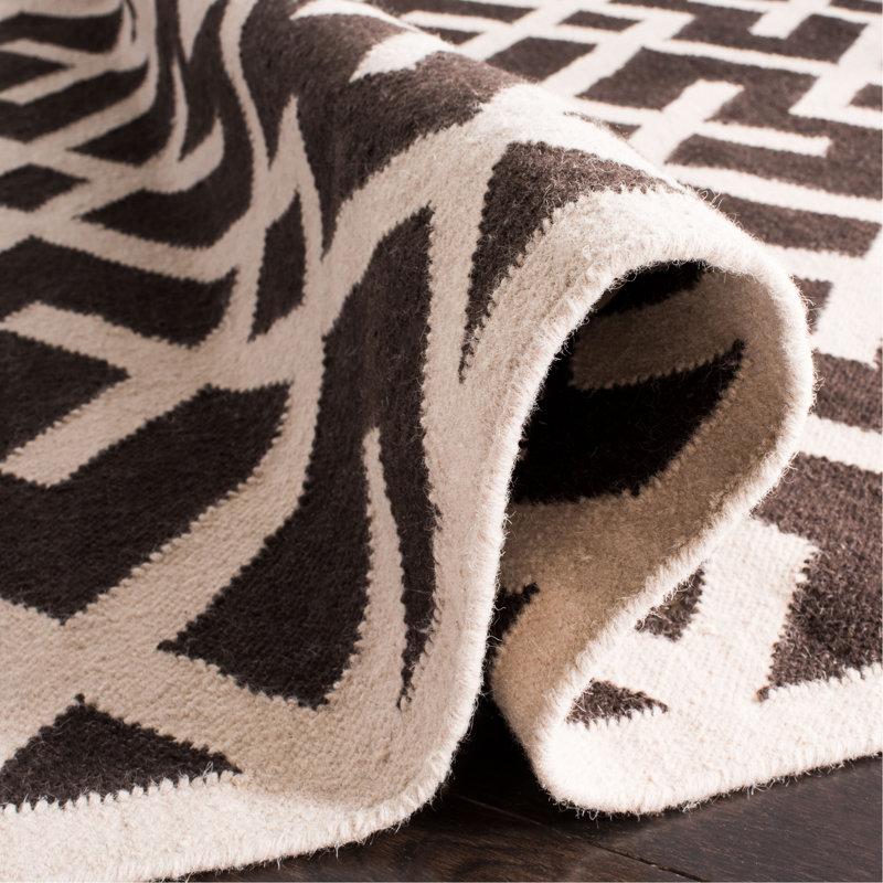 Fung Hand Woven Flat Weave Wool/Cotton Geometric Rug in Brown/Ivory, Round 6'
