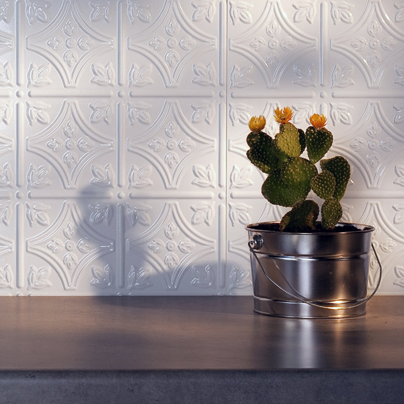 Panneau de dosseret décoratif en vinyle 18 po x 24 po FASÄDE style traditionnel / motif, Blanc brillant