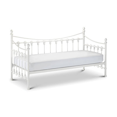 Behr Daybed (Trundle not included)