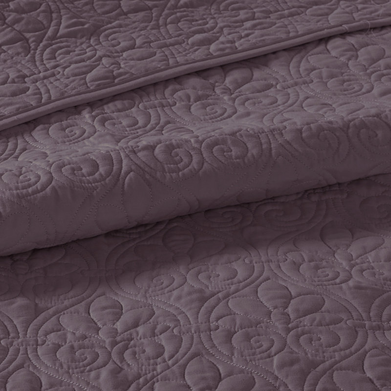 4947561760 Comforter