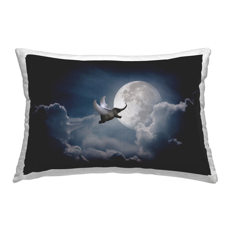 Coussin décoratif imprimé Elephant with Wings Scene par Noble Works