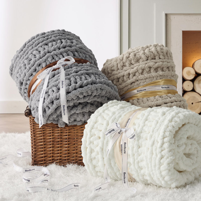 Bedsure Hand-Knit Chenille Chunky Throw Blanket, Cream White