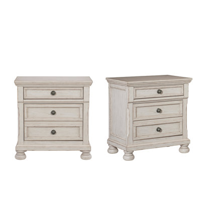 Ensemble de 2 tables de chevet classiques de style transitionnel, fini blanc antique, tiroir dissimulé et pattes boule.