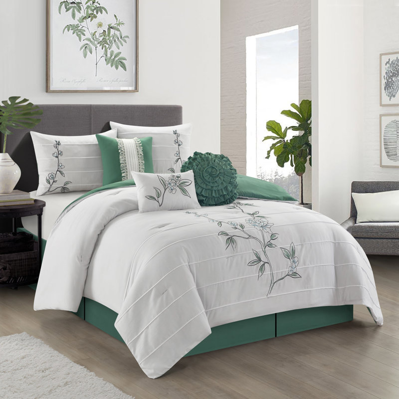 Ensemble d'édredon floral en microfibre 7 pièces Raina, Édredon très grand californien + 6 pièces suppl, Vert/blanc