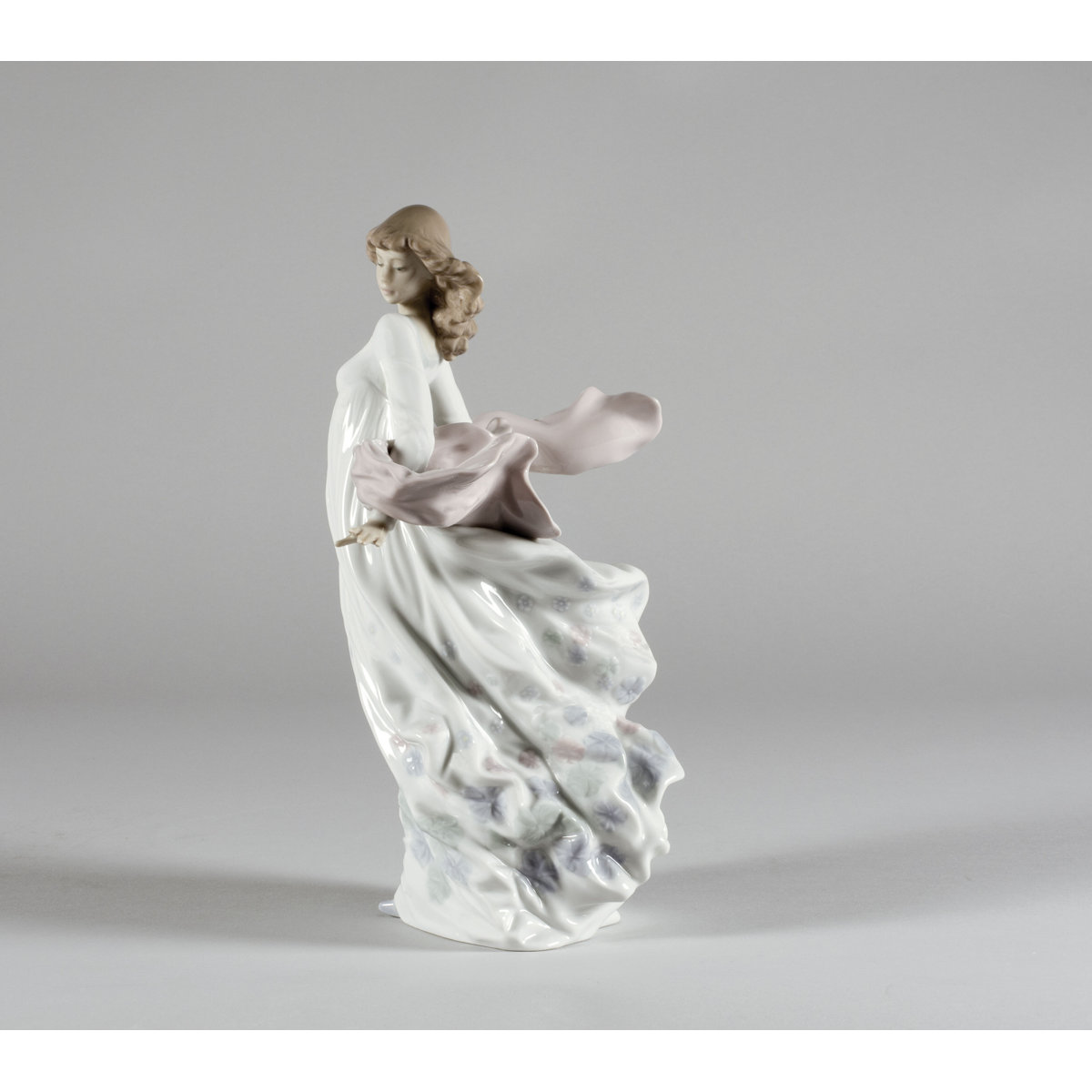 Lladro Spring Splendor Figurine - Thumbnail 2