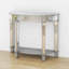 Console moderne en verre à miroir avec tablettes de rangement ouvertes et style rétro
