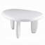 Table de bout Vayu, asymétrique 30 pouces, pieds Tri Pebble, blanc ultrabrillant