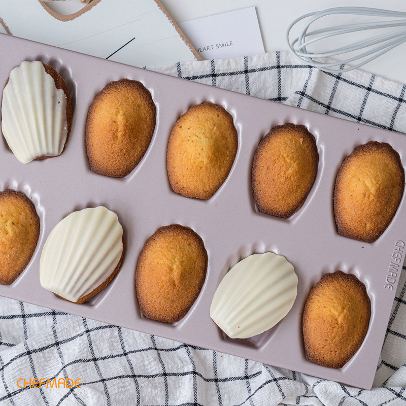 Moule à pâtisserie en moule ovale antiadhésif à 12 cavités Madeline pour cuisson au four de la collection Chefmade