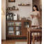 Buffet en chêne de style nordique avec tiroirs en verre pour salon-534229881