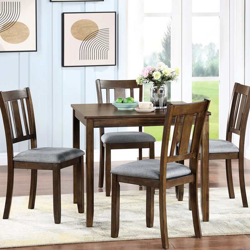 4 tables de salle à manger carrées en noyer