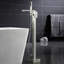 Robinet de baignoire autoportant avec douche à main à un trou, robinet de baignoire en acier inoxydable, robinets de baignoire à fixation au sol à poignée simple moderne-128528010