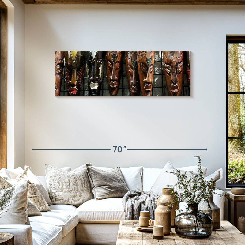 «Carved African Masks», reproduction sur toile, H 17 po x l 51 po x P 1,25 po