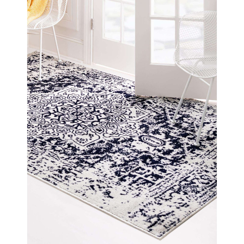 Endesha Oriental Indoor Rug, Rectangle 4' x 6'