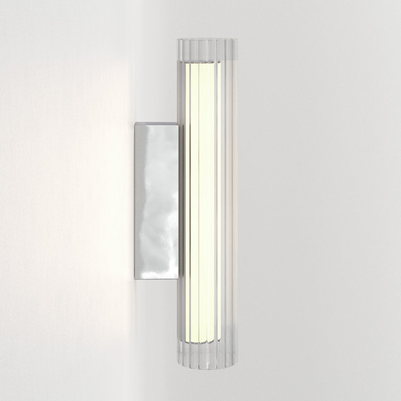 io 2700K, 470 Lumens, 16.54" H x 3.15" W x 5.28" D, Polished Chrome