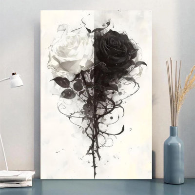 Roses noires et blanches en double contraste - Impression d'art floral sur toile tendue sur châssis, 91,4 cm (H) x 61 cm (L), prête à être accrochée pour la salle de bain